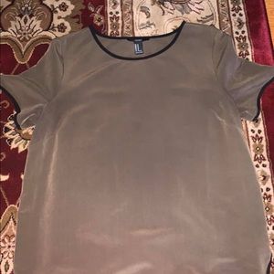 Short sleeve top
